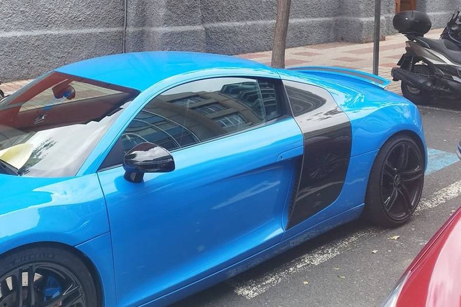200 euro fine for parking his supercar in a disabled parking space