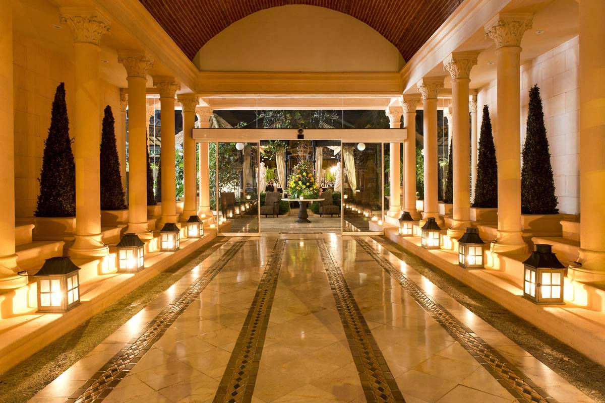 Costa Adeje hotel is awarded for having the best service in Europe