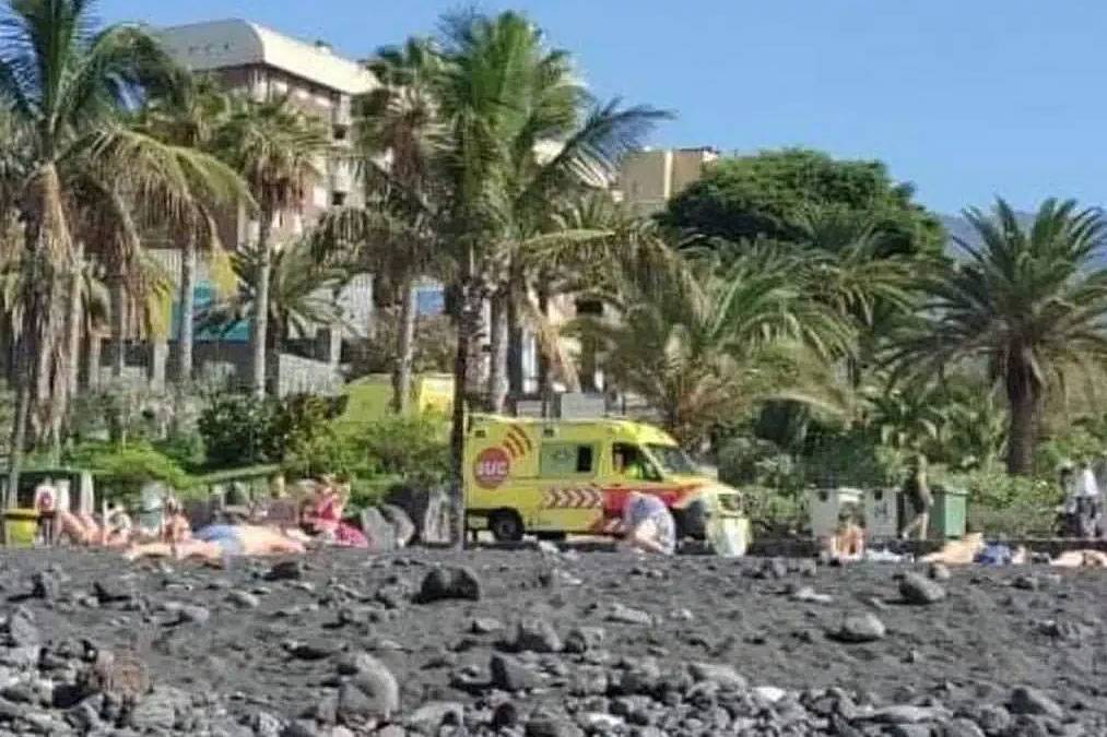 A man dies tragically on a beach in Tenerife