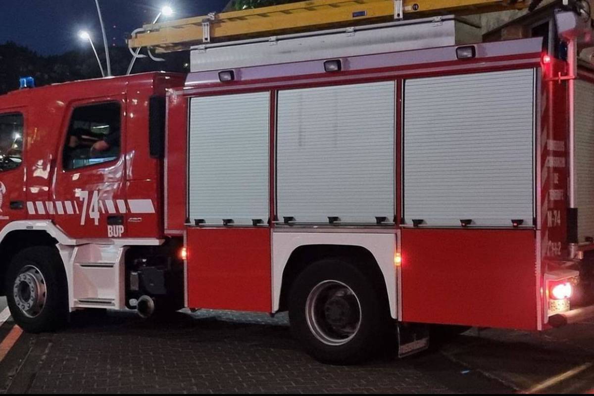 Three seriously injured in a house fire in the south of Tenerife