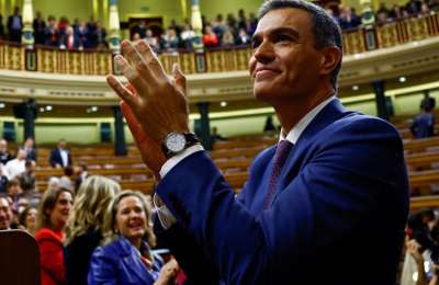 Pedro Sánchez is re-elected as Prime Minister after winning the vote in Congress