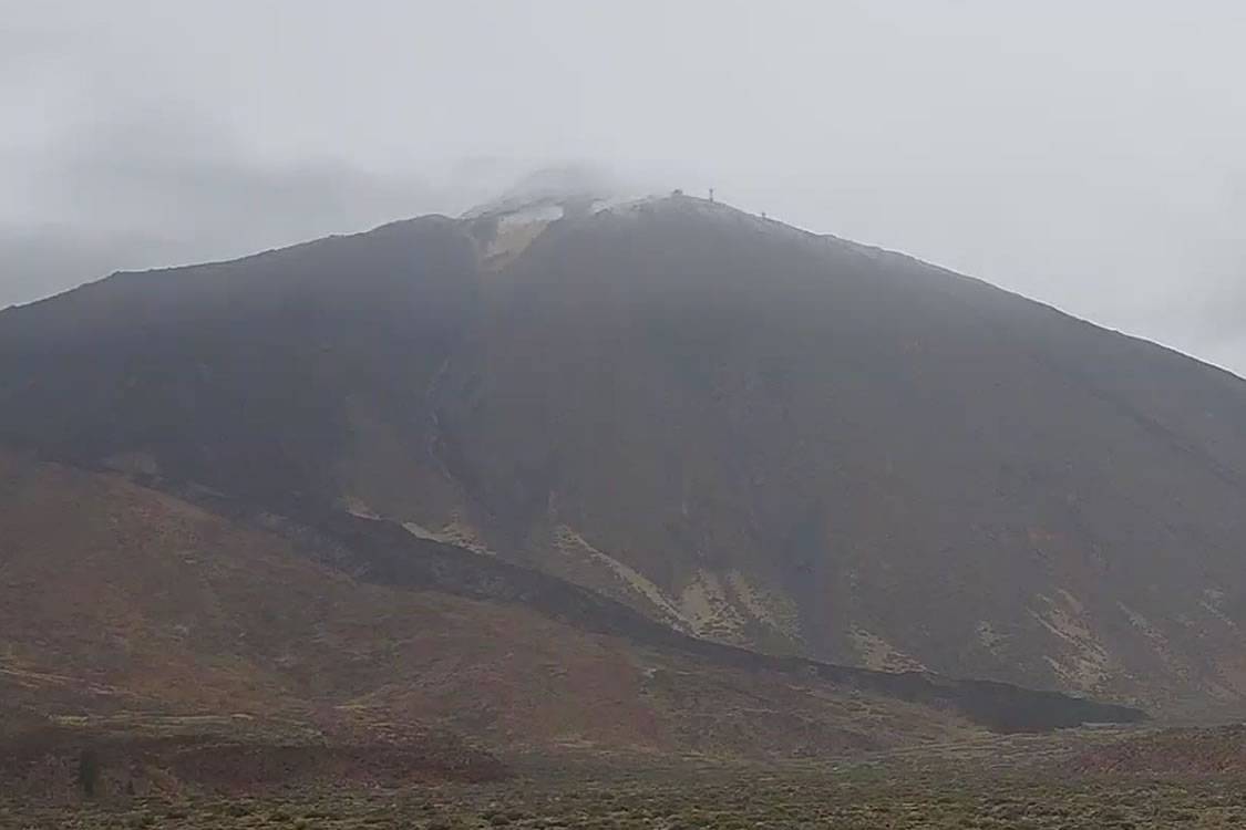 Yesterday highest temperature in Spain, today snow on Teide!