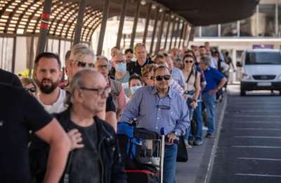 Positive agreement reached to ease taxi queues at Tenerife South Airport