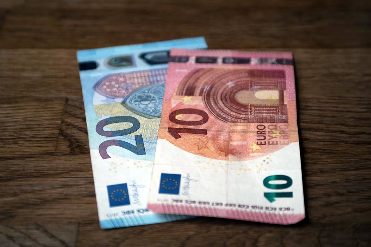 Demystifying Digital Investments for Students
