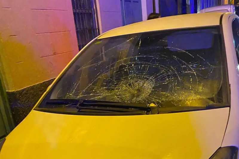 A teenage girl is hospitalised after being runover in Las Palmas