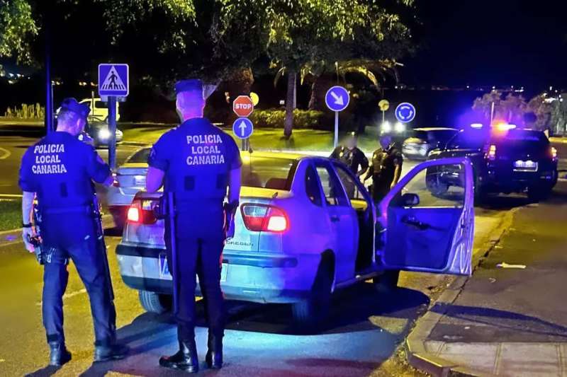 Woman in coma in south Tenerife after husband sets fire to their house with her and their son inside