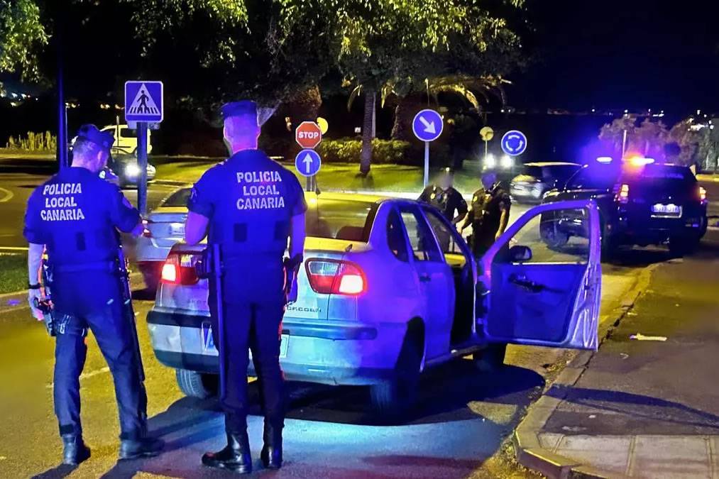 Woman in coma in south Tenerife after husband sets fire to their house with her and their son inside