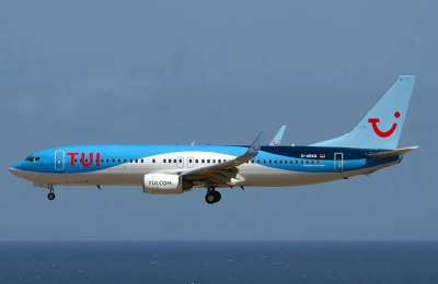 TUI flight to the Canary Islands declares emergency due to low fuel