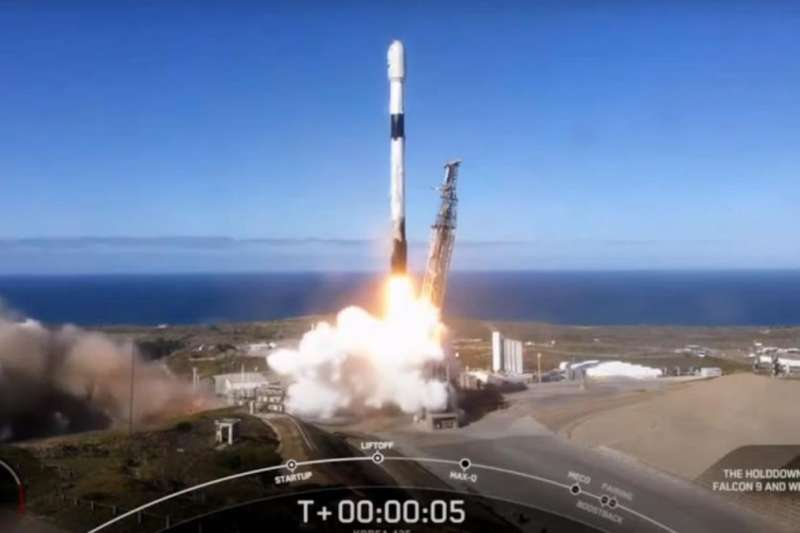 VIDEO: First Canarian satellite, ALISIO-1, successfully launched into space