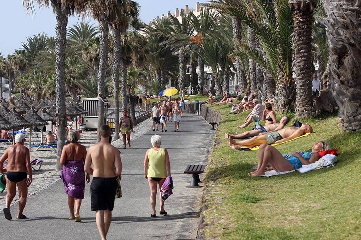 A warm weather front is on its way to the Canary Islands
