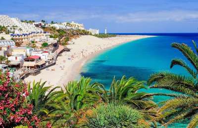 Gaming Under the Canary Sun: How to Seamlessly Combine Travel and Play 