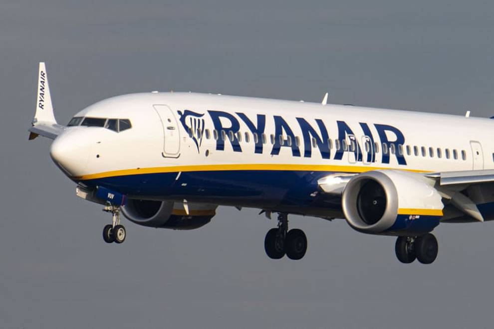 Emergency landing for Ryanair flight due to engine failure on way to Tenerife