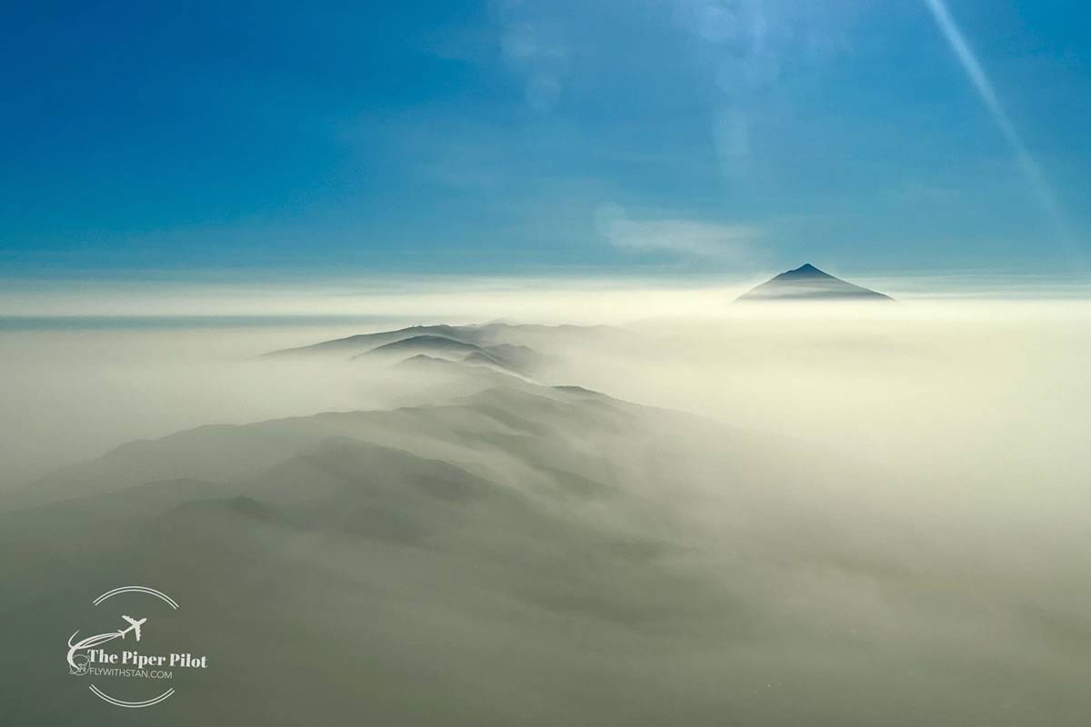 A spectacular image of the calima in Tenerife captured from the air