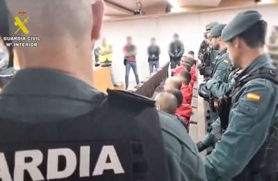 VIDEO: 14 workers arrested for robbing passengers' luggage at Tenerife South Airport