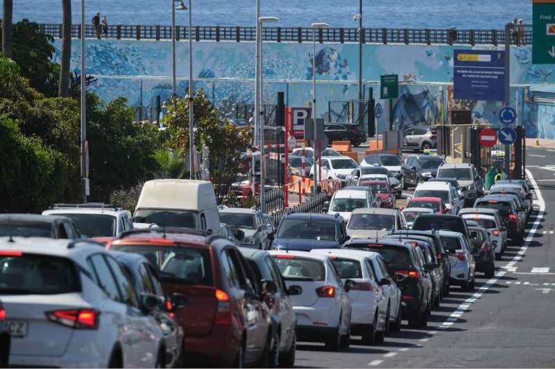Plans to alleviate traffic problems in Tenerife include trams between Adeje and Arona