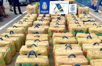 VIDEO: 3,600kgs of hashish found on a sailing boat near the Canary Islands