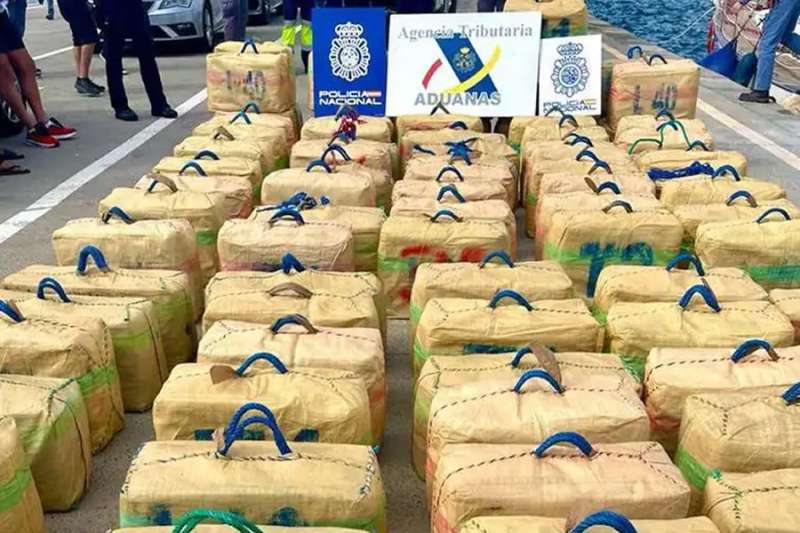 VIDEO: 3,600kgs of hashish found on a sailing boat near the Canary Islands