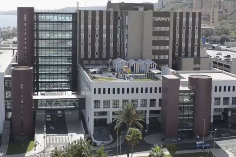The CHUIMI Hospital is operating at full capacity in ICU and wards