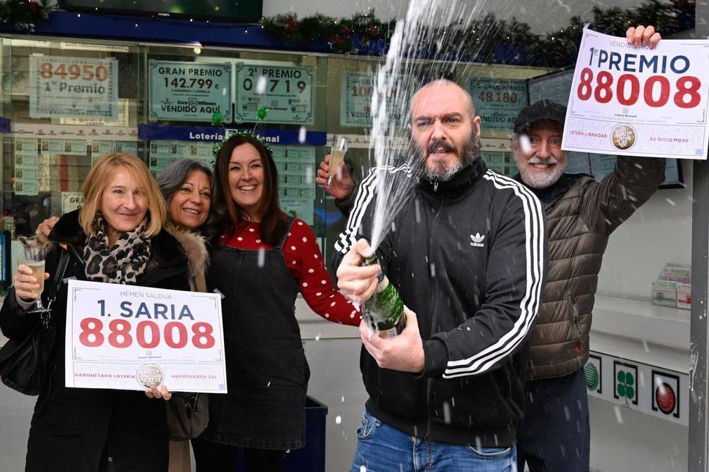 The 'El Gordo' Christmas Lottery breaks records by showering millions on the Canary Islands