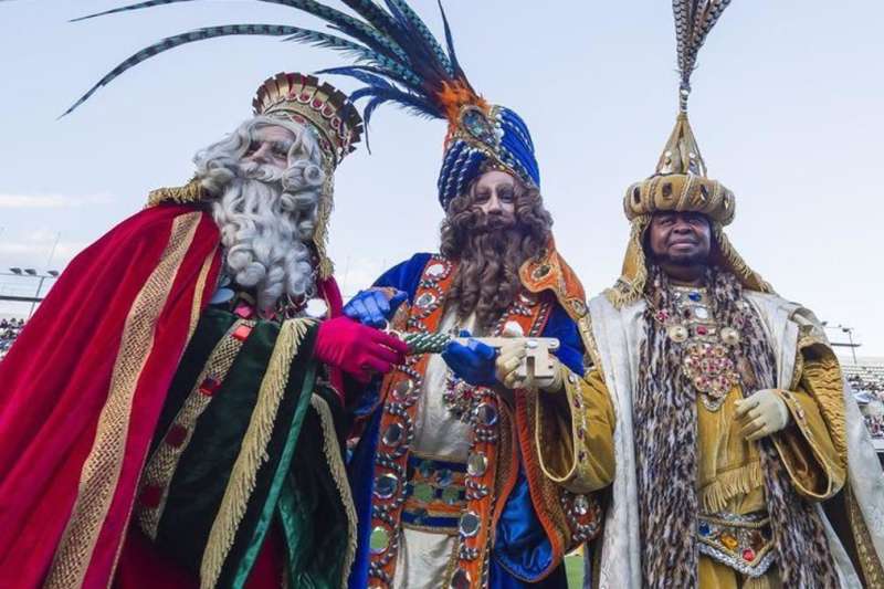 What is Kings Day in the Canary Islands and where are the parades?