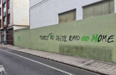 Tourismphobia: more anti-tourism graffiti appears in the Canary Islands