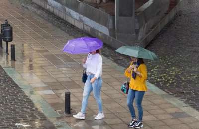 Occasional showers and a drop in temperatures this Wednesday