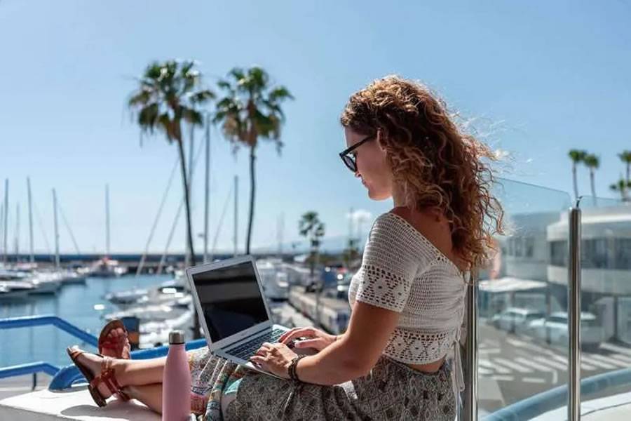 Student trips to the Canary Islands: Rest and study