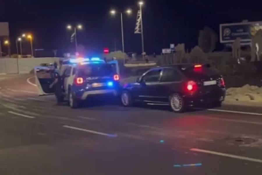 VIDEO: Police stop man driving wrong way around roundabout ten times in Las Chafiras