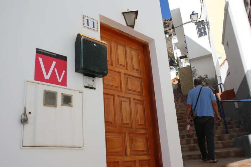 The Canarian Vacation Rental Association calls for "Tougher Measures" against illegal holiday lets