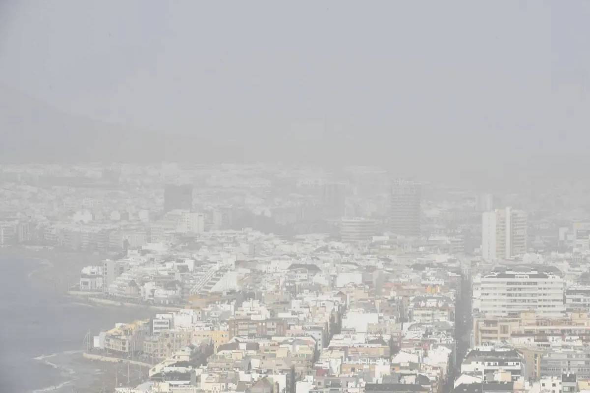 An intense calima coming to the Canary Islands will make the air unbreathable 