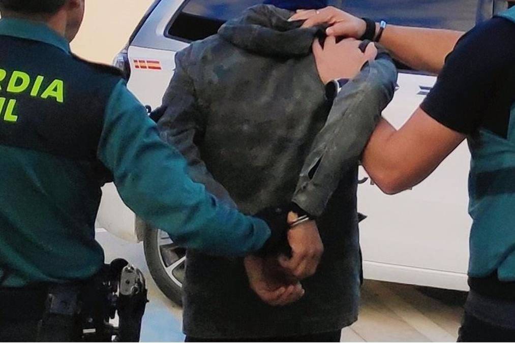 Man arrested for stealing tourist's belongings from 17 cars in the south of Tenerife