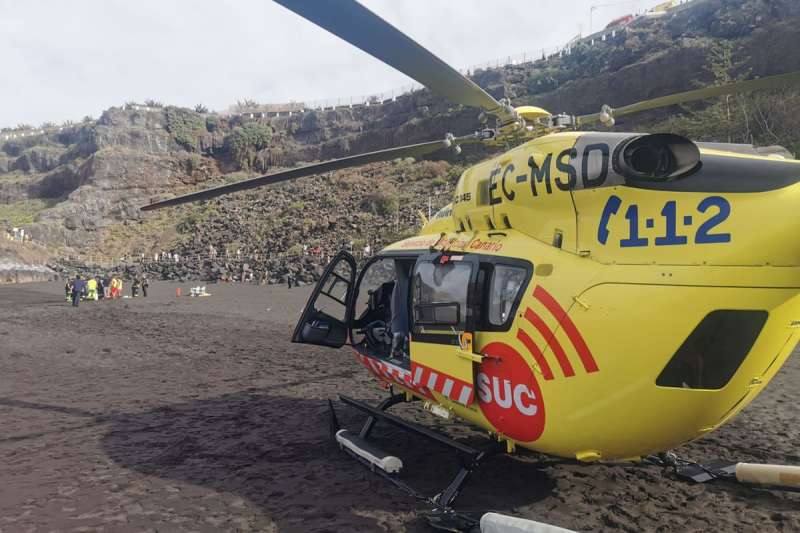 Man dies on a Tenerife beach after being rescued from the water by lifeguards