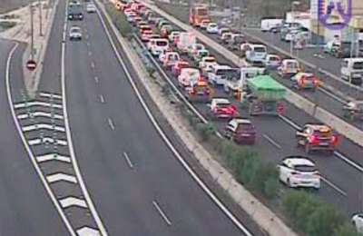 Traffic jams on the TF-1 motorway in the south after a pedestrian is run over