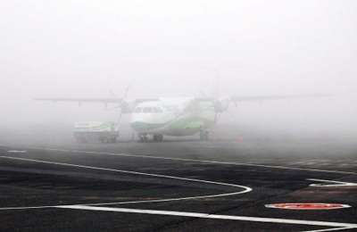 Wind and fog cause diversions, delays, and cancellations at a Tenerife airport