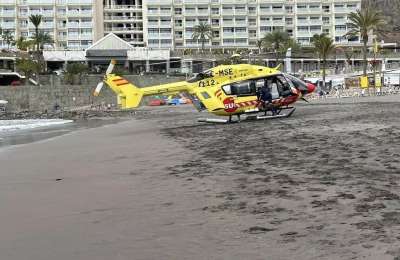Man in critical condition after being rescued from drowning off a Mogan beach