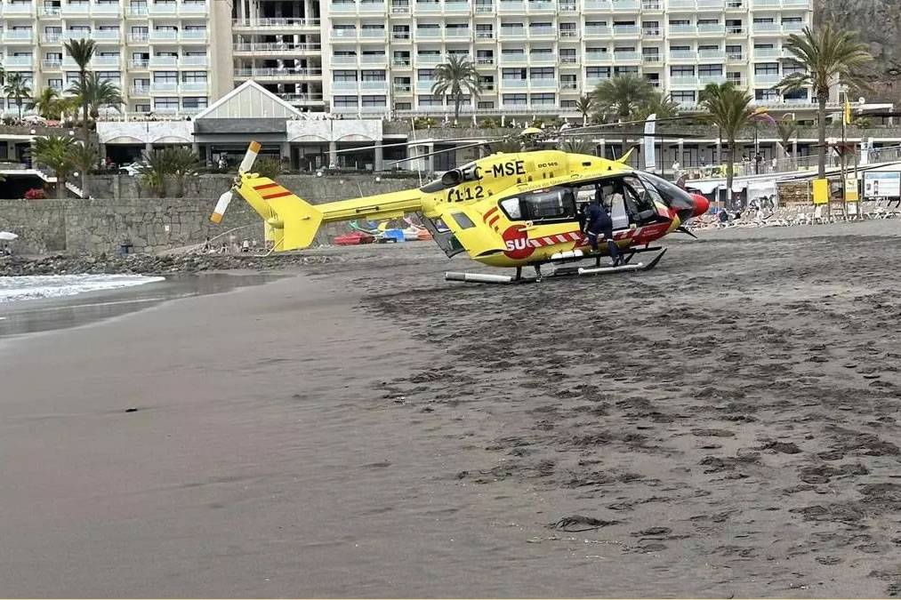 Man in critical condition after being rescued from drowning off a Mogan beach