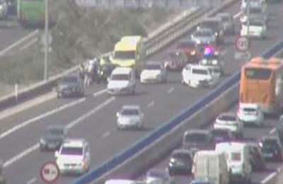 A multi-car collision causes huge delays on the TF-1 motorway in the south
