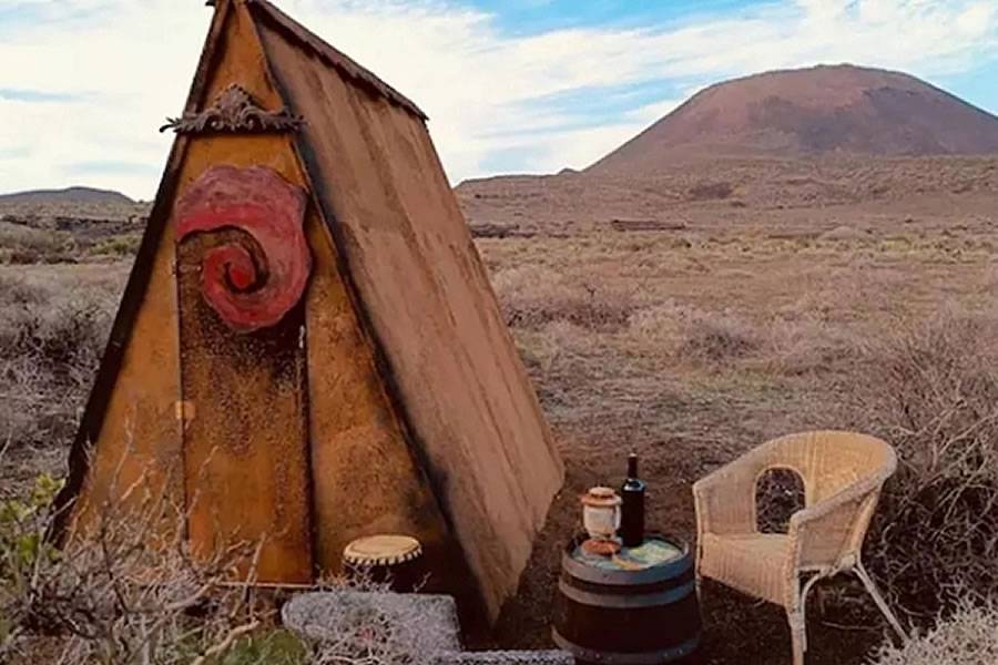 Bizarre 'Sky Cabin' offered on Airbnb in Lanzarote's protected area causes outrage