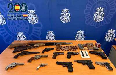 Man arrested in south Tenerife in possession of 9 guns and live ammunition ready for use
