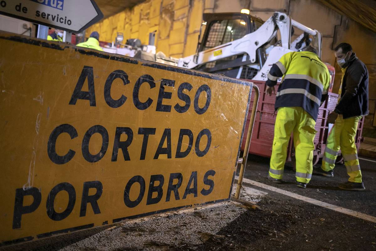 Roadworks on the TF-47 in the south of Tenerife with lane closures and diversions