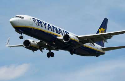 Ryanair warns that passengers face higher flight prices this summer
