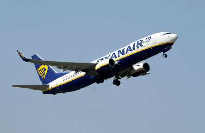 Emergency landing for Ryanair flight from the Canary Islands to Manchester 