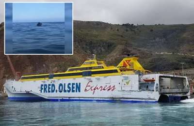VIDEO: Car falls into the sea from a ferry heading to Tenerife