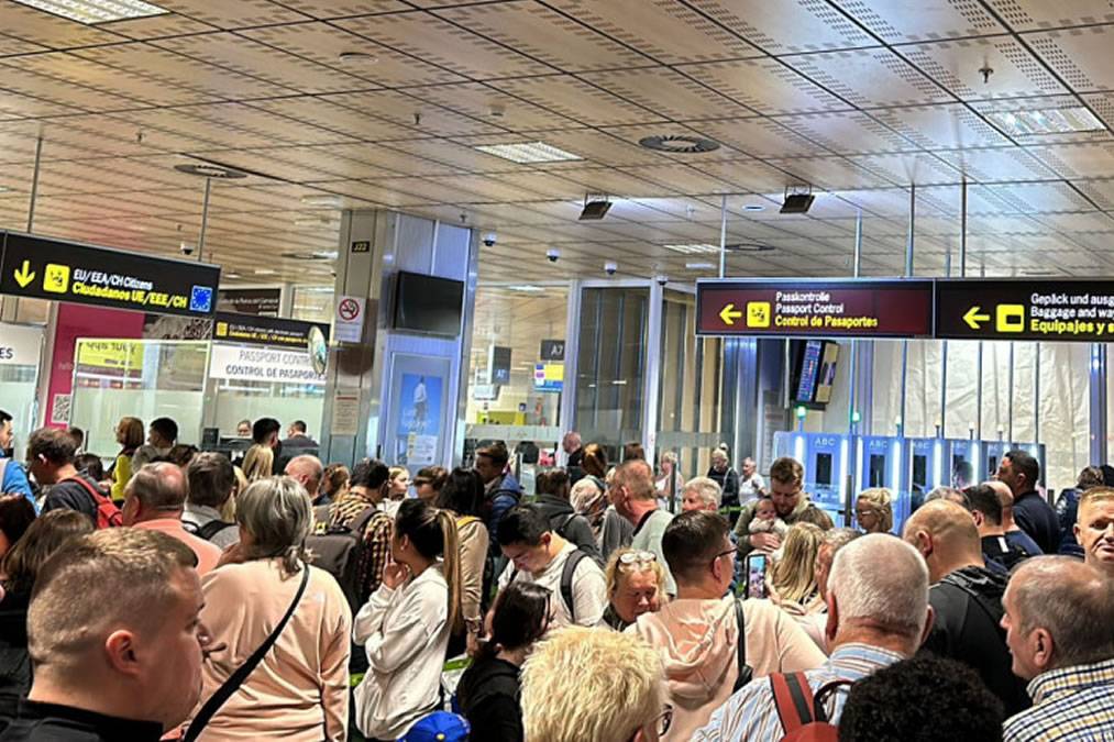 The Canary Islands records best February for tourism in its history