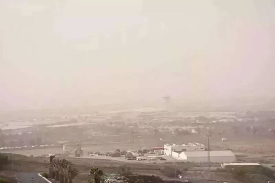 Temperatures of 30°C and haze heading towards the Canary Islands