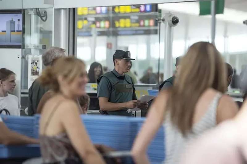 200 British tourists are refused entry at EU airports every day