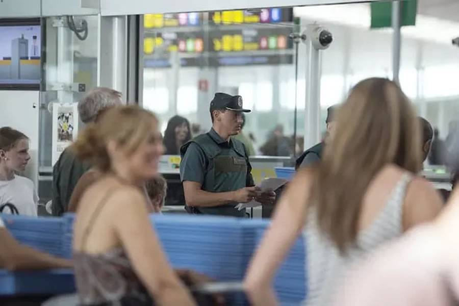 200 British tourists are refused entry at EU airports every day