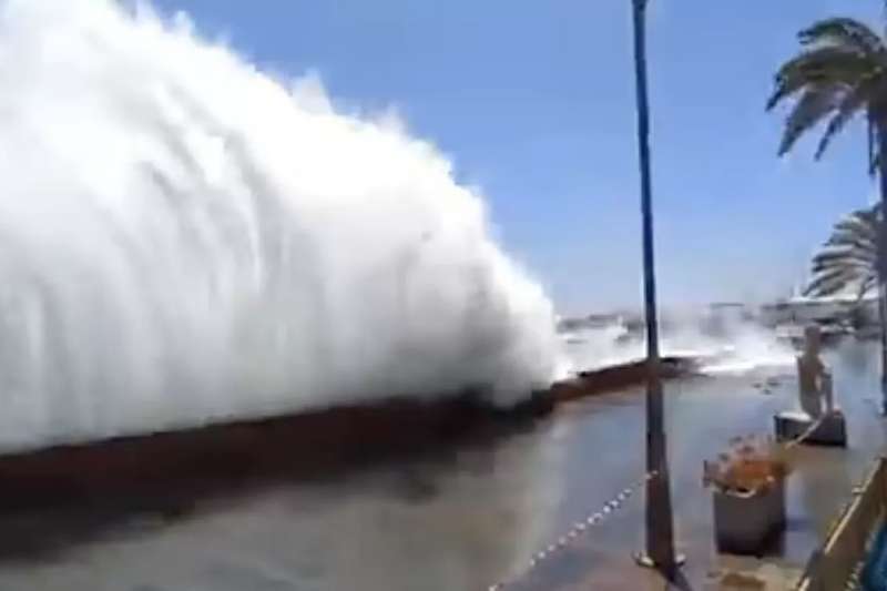 Alert activated for risk of coastal flooding in Fuerteventura and Lanzarote
