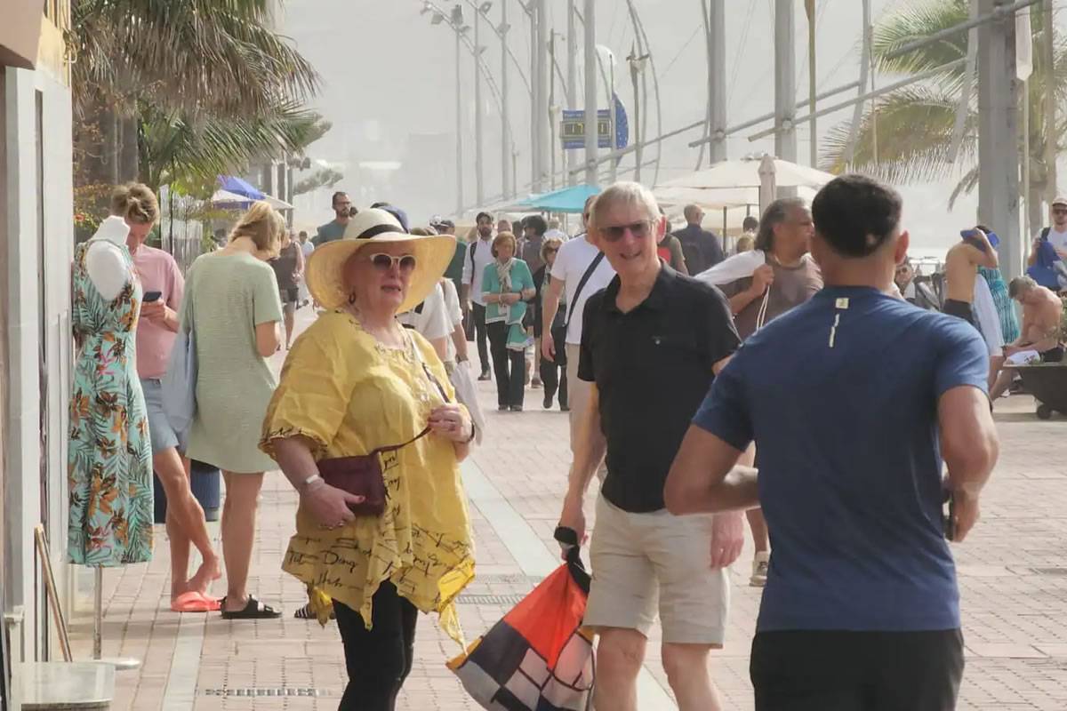 Air quality classed as "extremely unfavourable" due to the calima