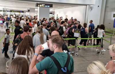 Canary Islands airports had almost 5 million passengers in March
